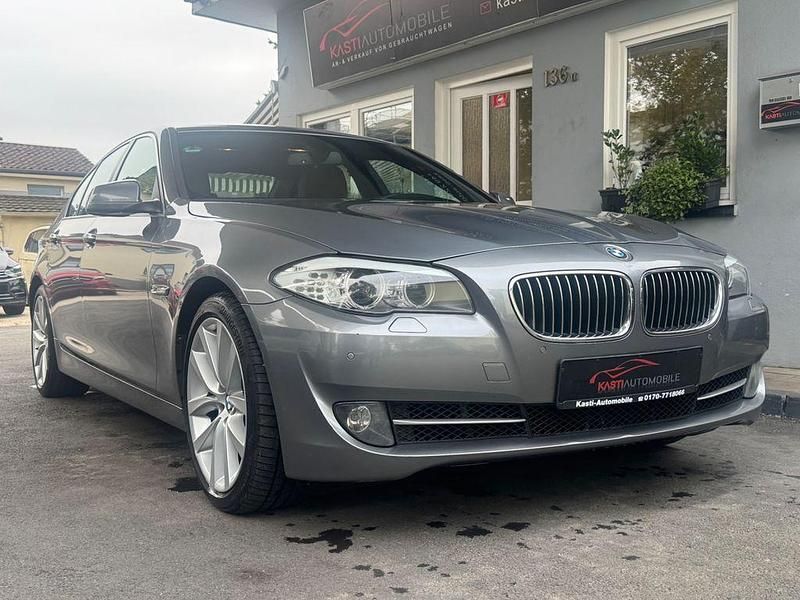 Spacegrau metallic Gebraucht 2013 BMW 520 Sport Line Limousine | 9.900 € (Guter Preis) - Bild 1/4
