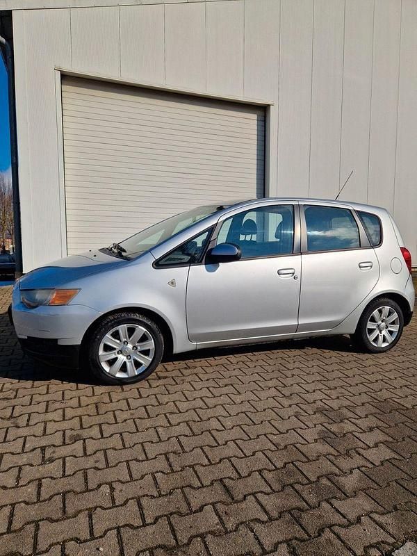 Gebraucht Mitsubishi Colt Invite 95 PS (69 kW) 2009 Silber Kleinwagen