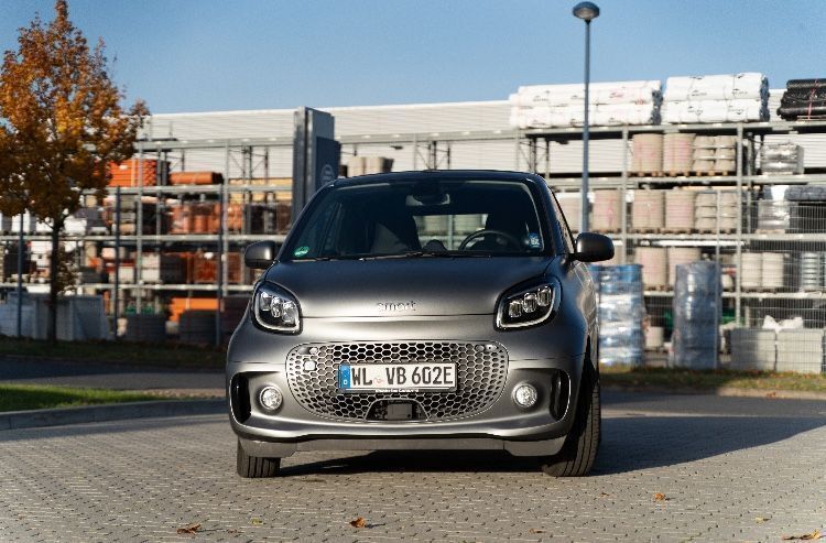 Grau Gebraucht 2023 Smart ForTwo Electric Drive Cabrio | 18.000 € (Fairer Preis) - Bild 1/4
