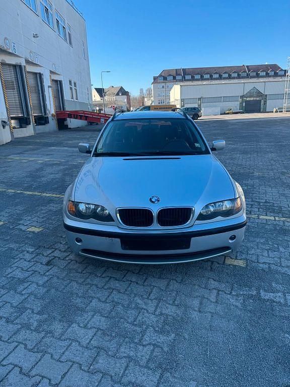 Gebraucht BMW 318 143 PS (105 kW) 2002 Silber Limousine
