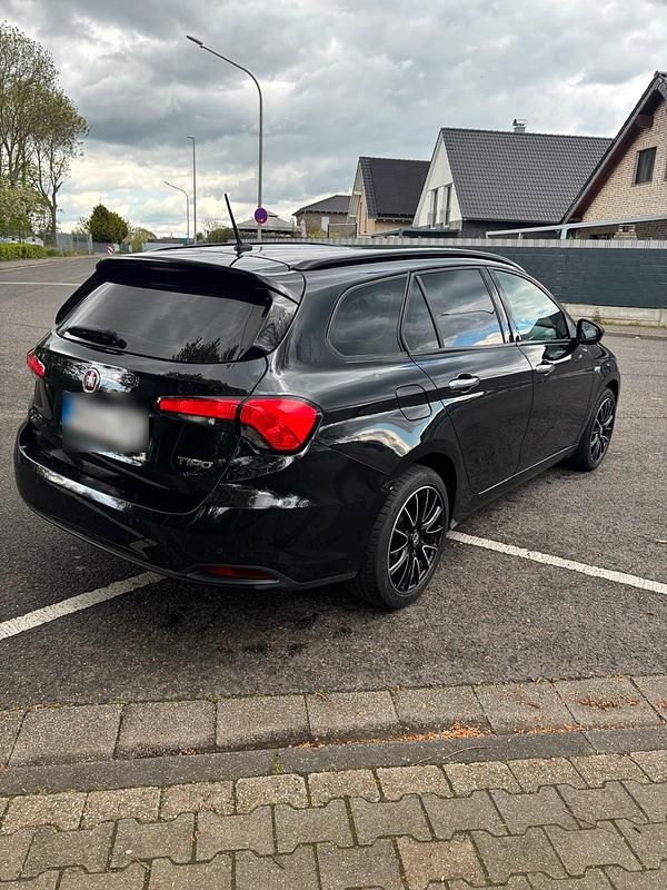 Gebraucht Fiat Tipo Lounge 120 PS (88 kW) 2017 Schwarz Kombi
