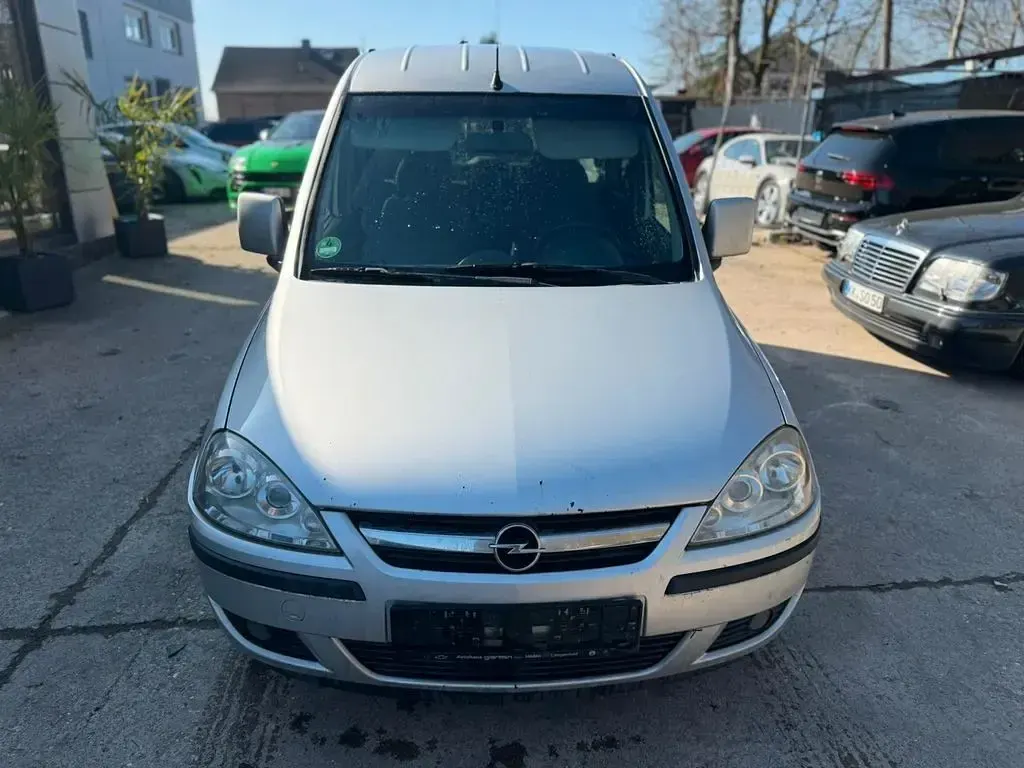 Gebraucht Opel Combo 101 PS (74 kW) 2010 Silber Van / Kleinbus