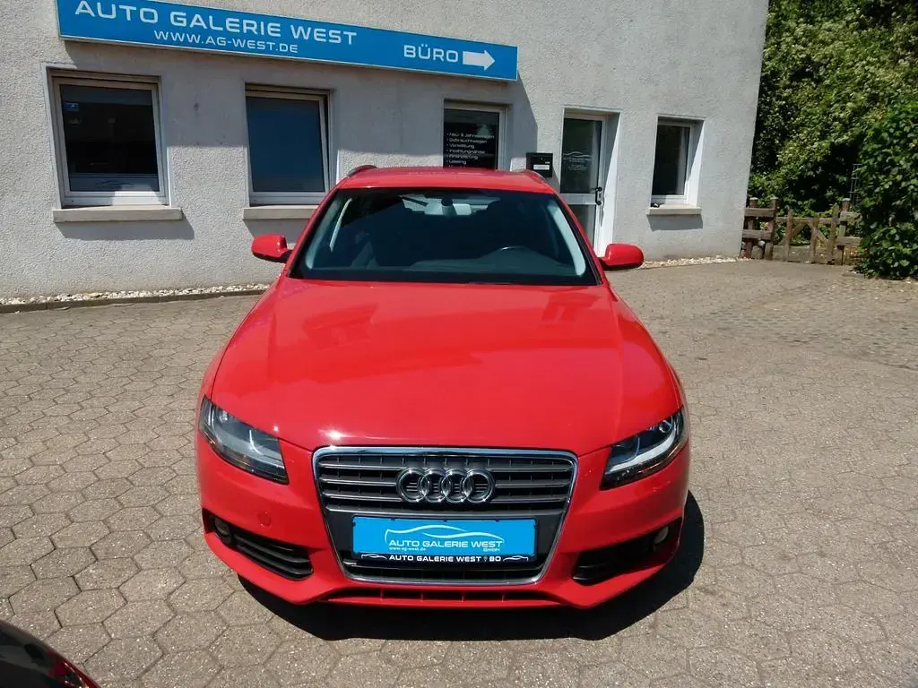 Gebraucht Audi A4 Attraction 120 PS (88 kW) 2011 Rot Kombi
