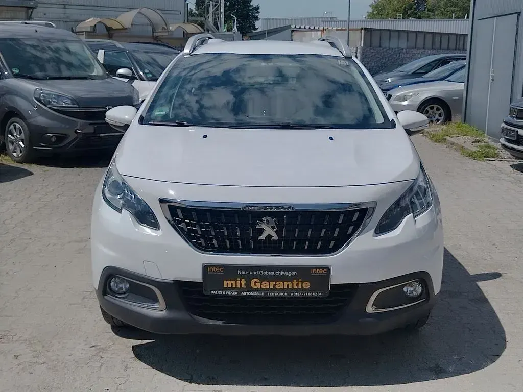 Gebraucht Peugeot 2008 Active 110 PS (80 kW) 2017 Weiß SUV