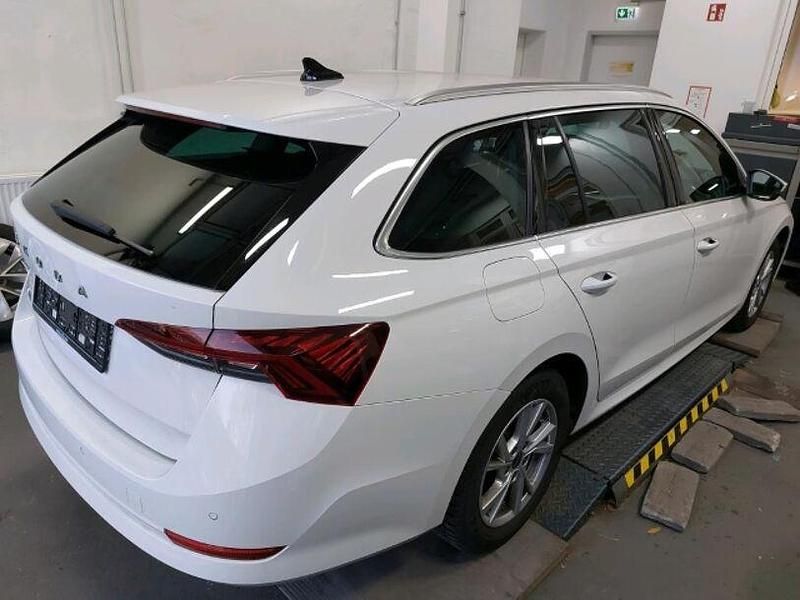 Second-hand Skoda Octavia Style 116 CP (85 kW) 2023 Alb Break