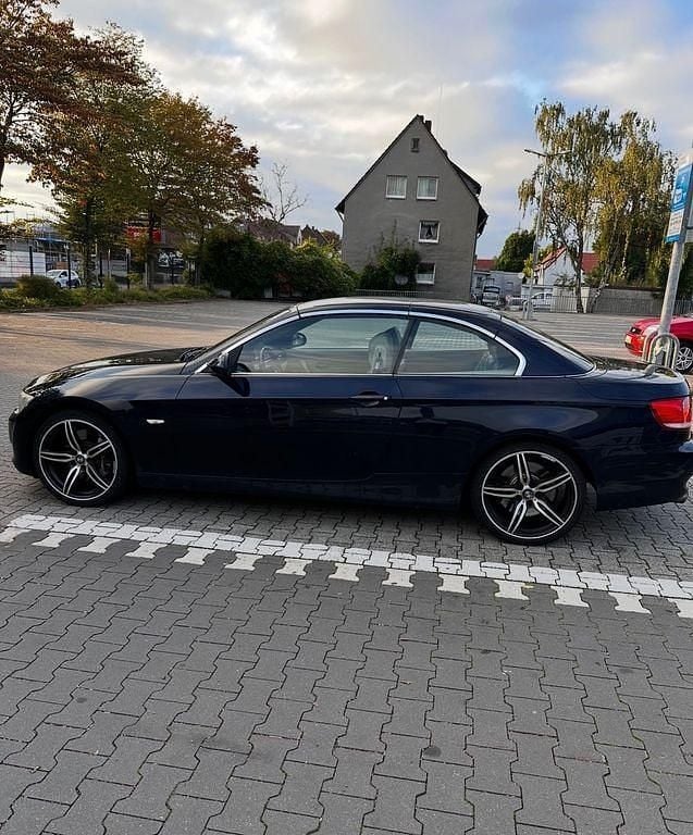 Gebraucht BMW 330 Cabriolet Performance 231 PS (169 kW) 2008 Blau Cabrio