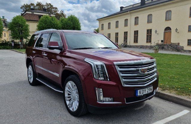 Gebraucht Cadillac Escalade 426 PS (313 kW) 2016 Rot metallic SUV