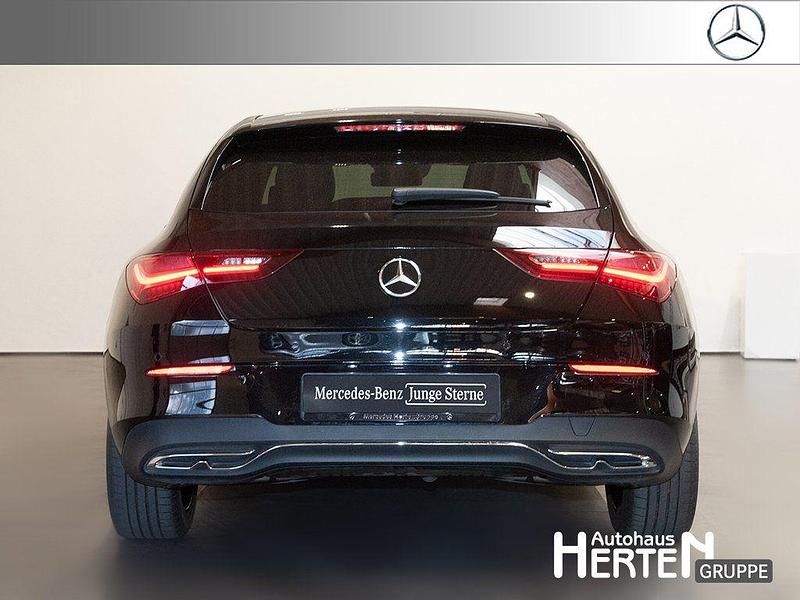 Gebraucht Mercedes CLA180 Progressive 136 PS (100 kW) 2024 Kosmosschwarz Limousine