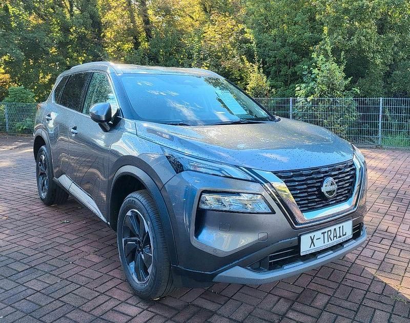 Grau Neu 2025 Nissan X-Trail N-Connecta SUV | 35.895 € - Bild 1/4