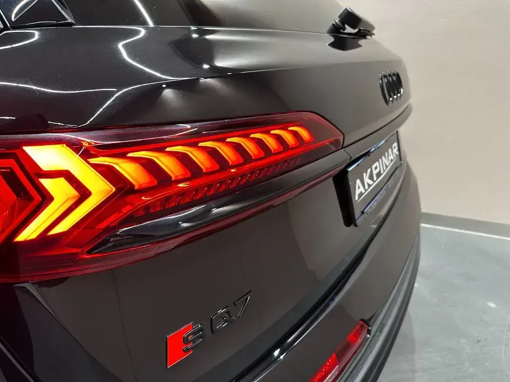 Gebraucht Audi SQ7 Exclusive 507 PS (372 kW) 2022 Schwarz SUV
