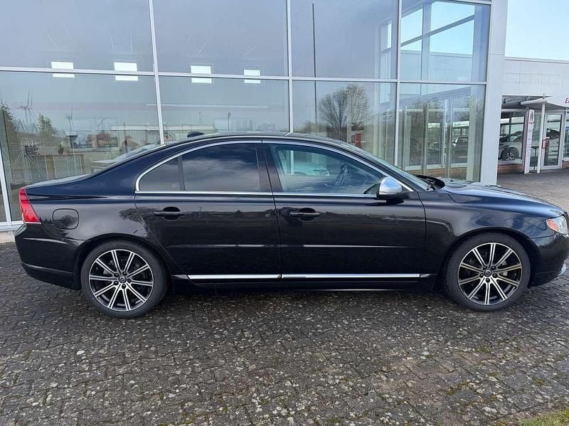 Gebraucht Volvo S80 Summum 114 PS (83 kW) 2012 Black sapphire / metallic Limousine
