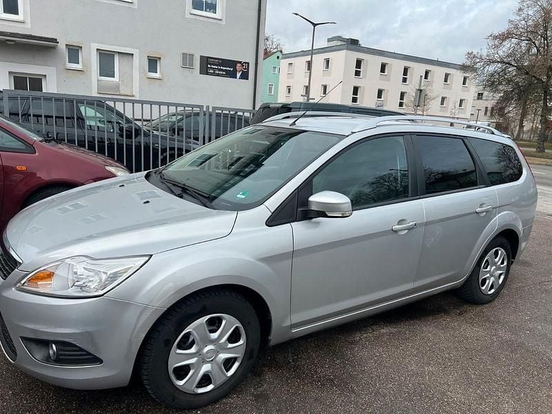 Gebraucht Ford Focus 101 PS (74 kW) 2009 Silber Limousine