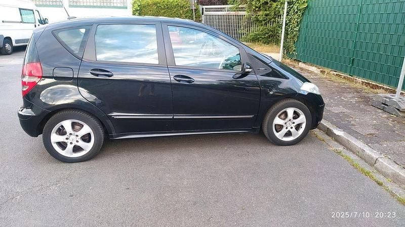 Schwarz Gebraucht 2005 Mercedes A200 Avantgarde Van / Kleinbus | 3.550 € (Fairer Preis) - Bild 1/4