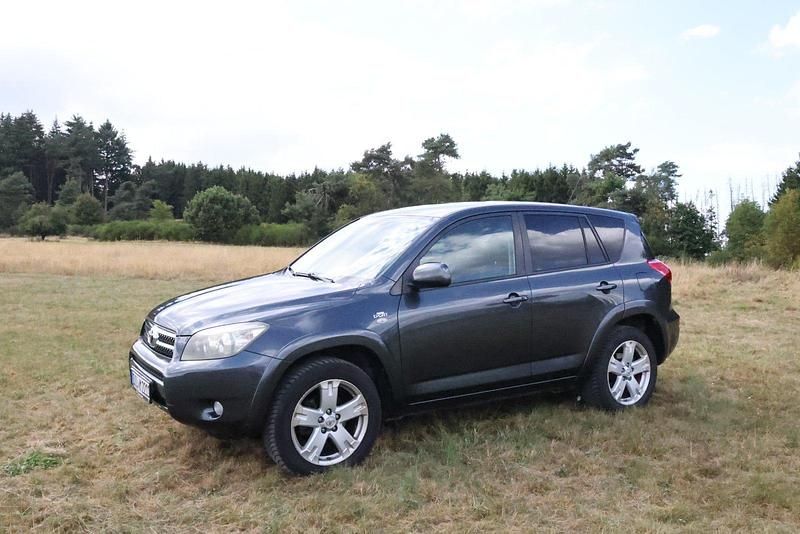 Grau Gebraucht 2006 Toyota RAV4 SUV | 5.500 € (Fairer Preis) - Bild 1/4
