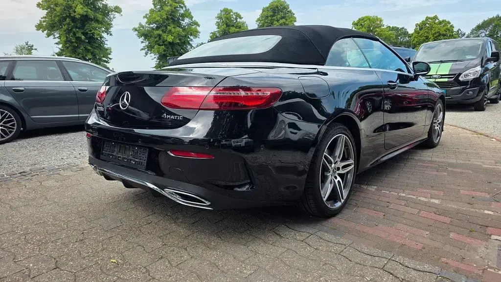 Gebraucht Mercedes E220 AMG line 194 PS (142 kW) 2019 Schwarz Cabrio