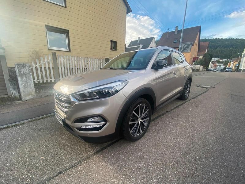 Beige Gebraucht 2018 Hyundai Tucson Passion SUV | 19.500 € (Etwas zu teuer) - Bild 1/4