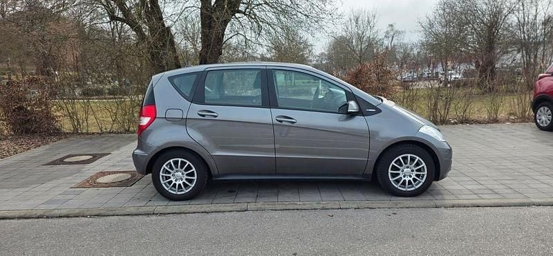 Gebraucht Mercedes A160 95 PS (69 kW) 2011 Grau Limousine