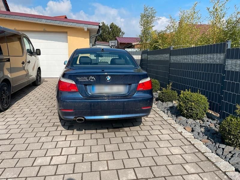 Gebraucht BMW 520 177 PS (130 kW) 2009 Blau Limousine