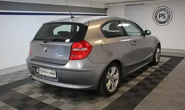 Gebraucht BMW 118 143 PS (105 kW) 2010 Grau Kleinwagen