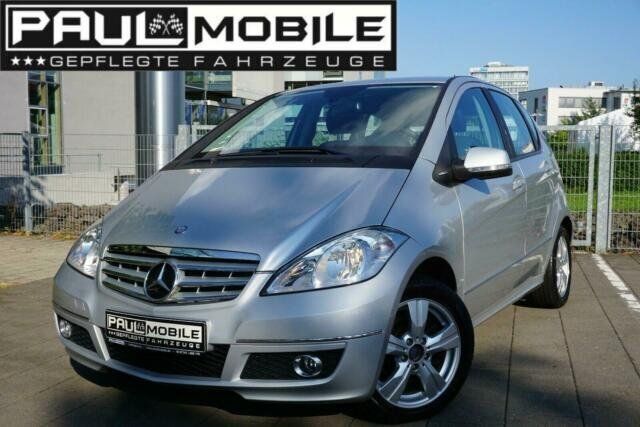 Silber metallic Gebraucht 2012 Mercedes A180 Avantgarde Limousine | 11.443 € (Fairer Preis) - Bild 1/4