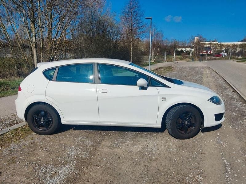 Gebraucht Seat Leon Reference 125 PS (91 kW) 2010 Weiß Kleinwagen