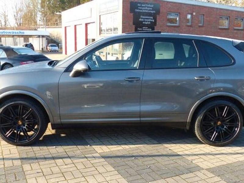 Gebraucht Porsche Cayenne 324 PS (238 kW) 2016 Grau SUV