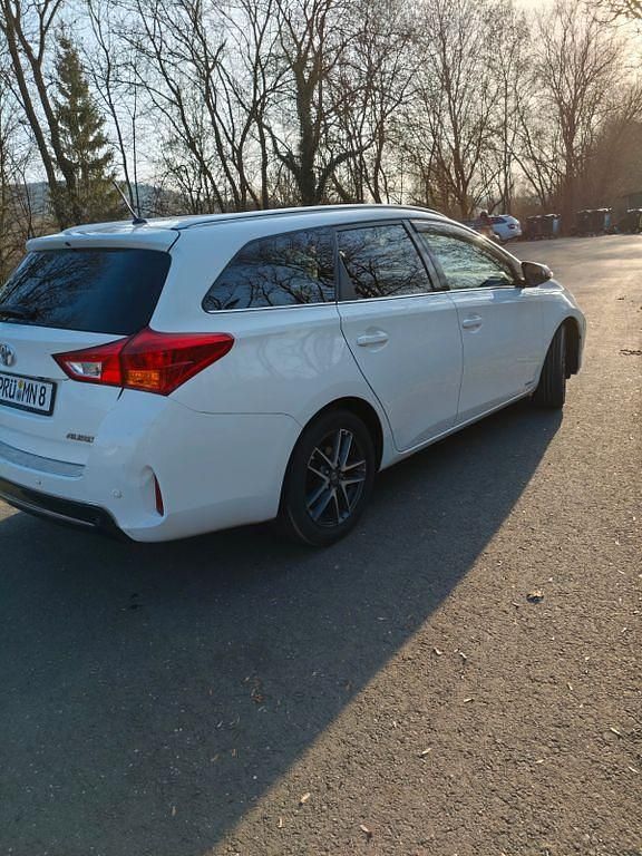 Gebraucht Toyota Auris 124 PS (91 kW) 2015 Weiß Limousine