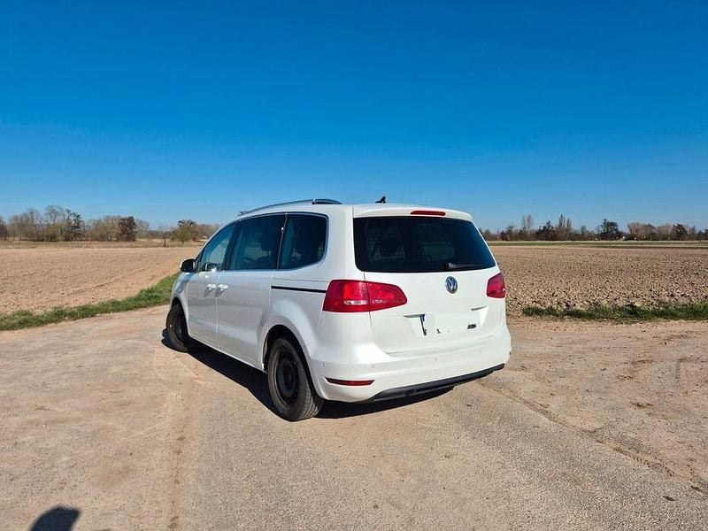 Gebraucht VW Sharan Life 177 PS (130 kW) 2013 Weiß Van / Kleinbus