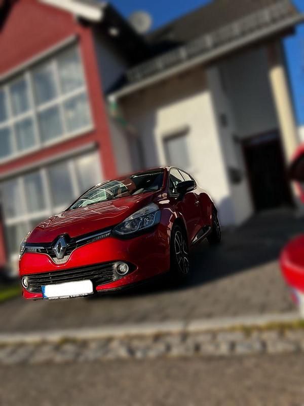 Gebraucht Renault Clio IV 90 PS (66 kW) 2014 Rot Kleinwagen