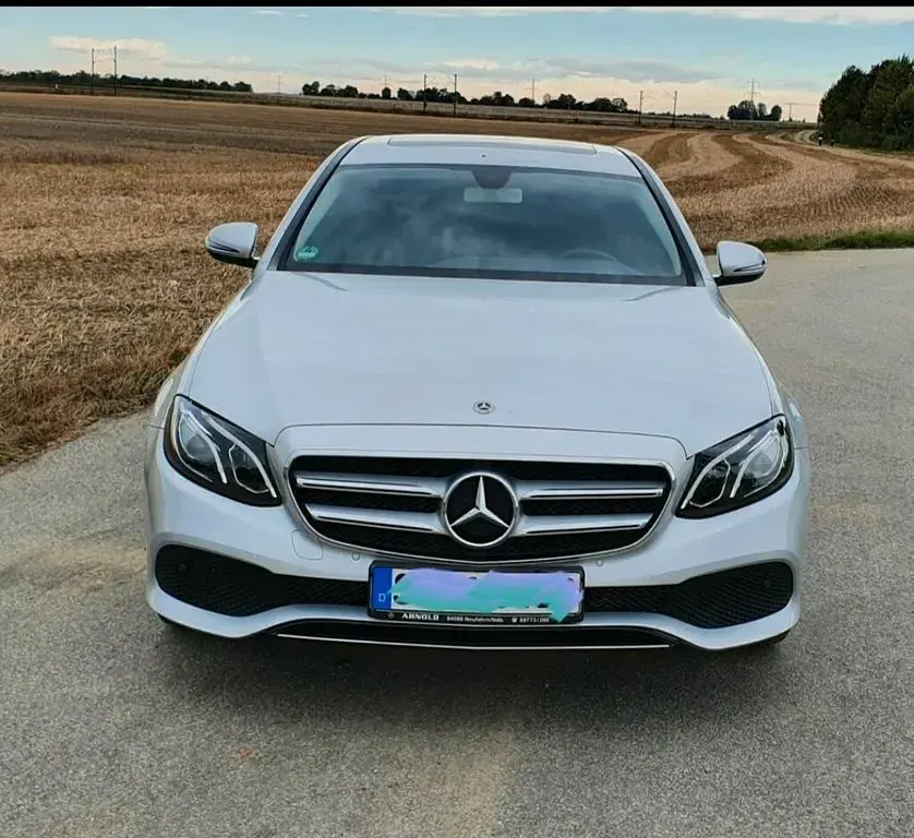 Usata Mercedes E250 211 CV (155 kW) 2018 Argento Berlina