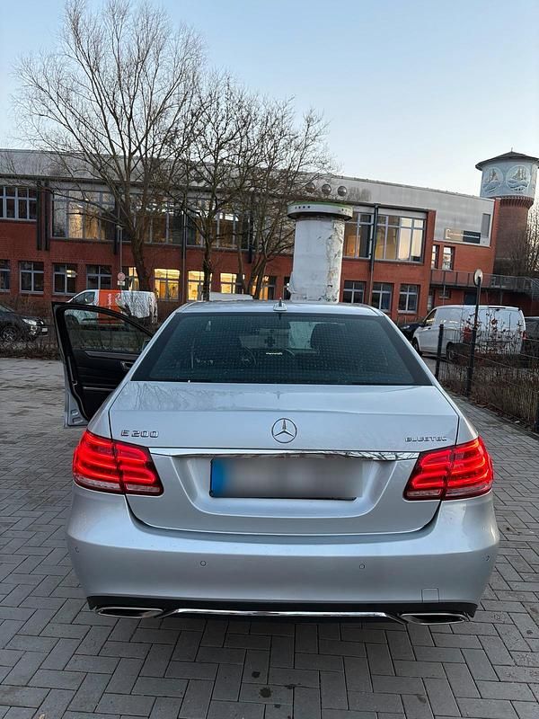 Gebraucht Mercedes E200 136 PS (100 kW) 2015 Silber Limousine