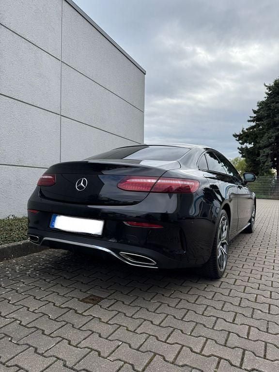 Gebraucht Mercedes E450 367 PS (269 kW) 2021 Schwarz Coupé