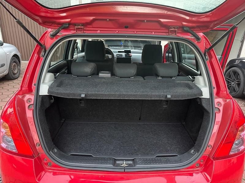 Rot Gebraucht 2008 Suzuki Swift Kleinwagen | 3.000 € - Bild 1/4
