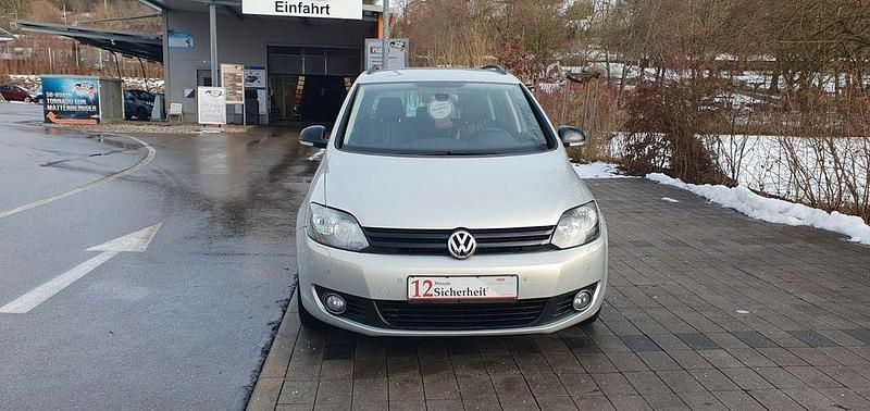 Gebraucht VW Golf VII Match 86 PS (63 kW) 2012 Gold Limousine
