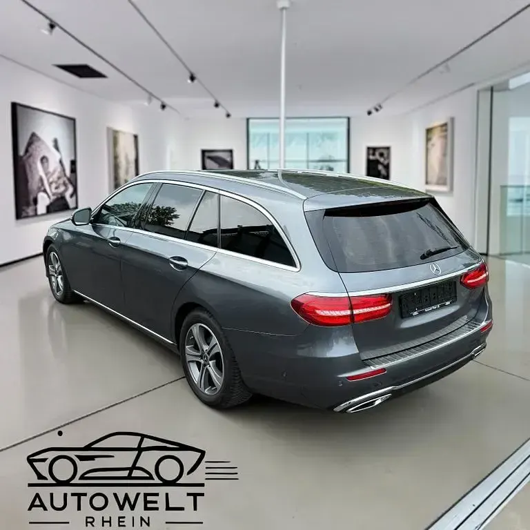 Second-hand Mercedes E220 Avantgarde 194 CP (142 kW) 2017 Gri Berlinǎ