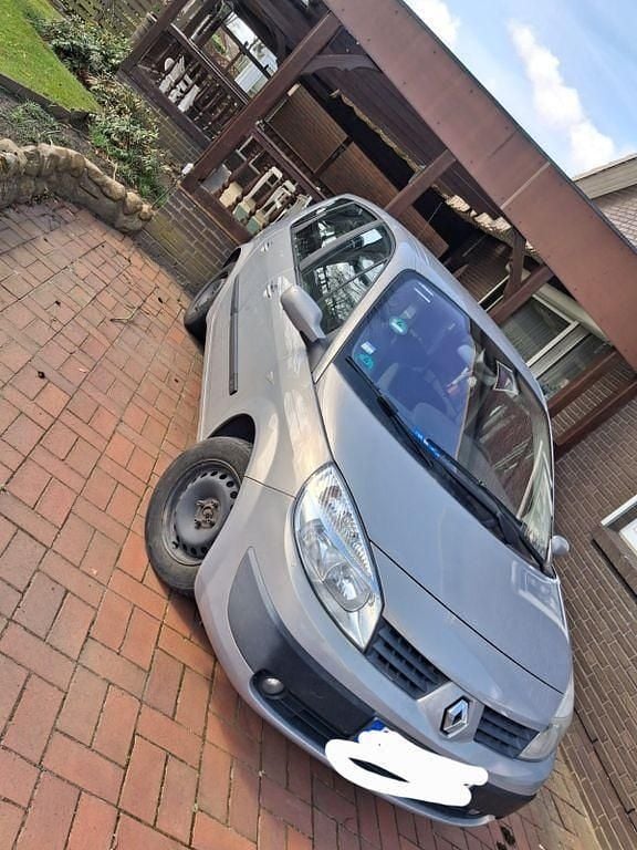 Gebraucht Renault Mégane II Authentique 113 PS (83 kW) 2004 Grau Limousine