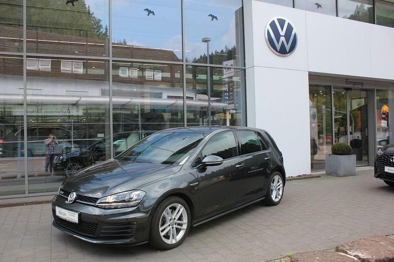 Grau Gebraucht 2016 VW Golf VII GTD Limousine | 18.690 € (Guter Preis) - Bild 1/4