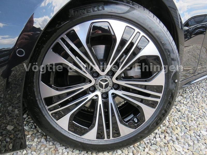 Gebraucht Mercedes E220 Advanced 197 PS (144 kW) 2023 Schwarz Kombi