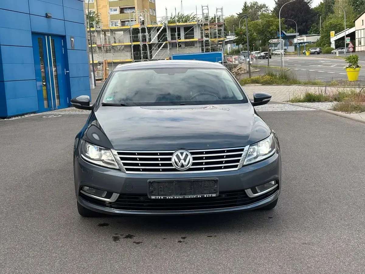 Gebraucht VW Passat 140 PS (102 kW) 2012 Grau Limousine