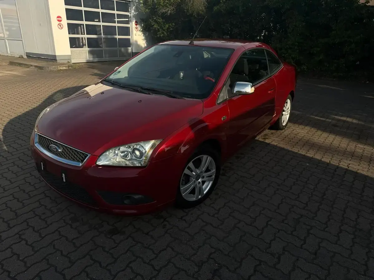 Gebraucht Ford Focus Cabriolet 101 PS (74 kW) 2007 Rot Cabrio