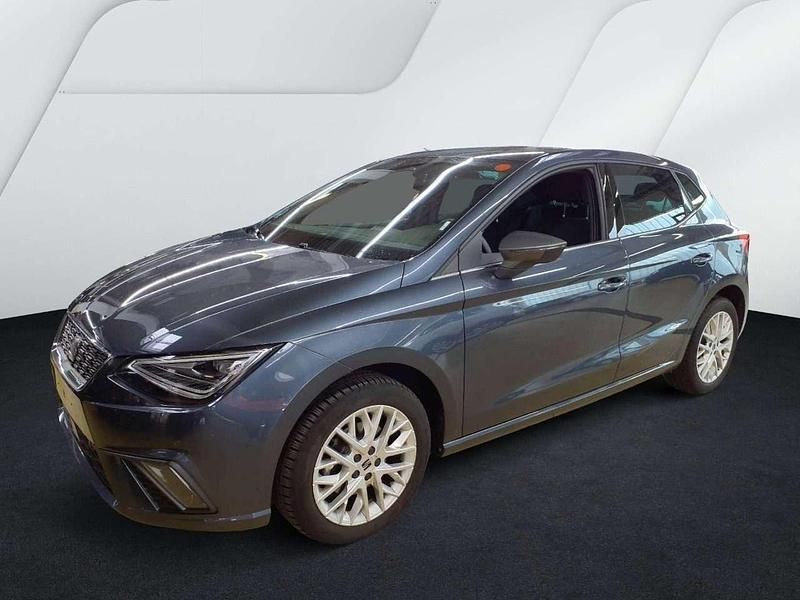 Grau (magnetic tech grey) Gebraucht 2025 Seat Ibiza XCELLENCE Limousine | 22.650 € (Etwas zu teuer) - Bild 1/4