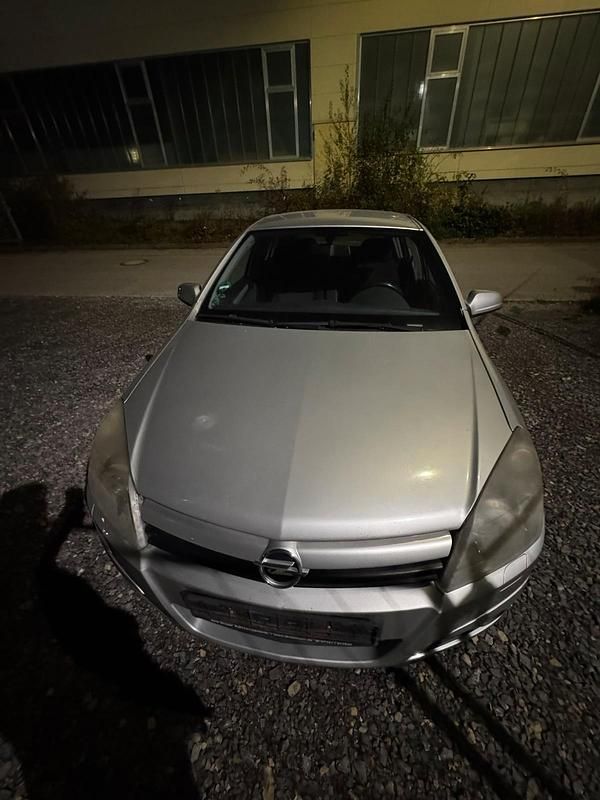 Silber Gebraucht 2004 Opel Astra Kleinwagen | 2.000 € (Guter Preis) - Bild 1/4
