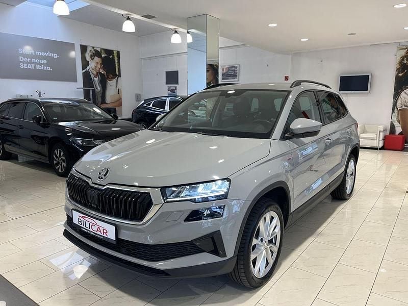 Grau Gebraucht 2023 Skoda Karoq Tour SUV | 25.300 € (Guter Preis) - Bild 1/4