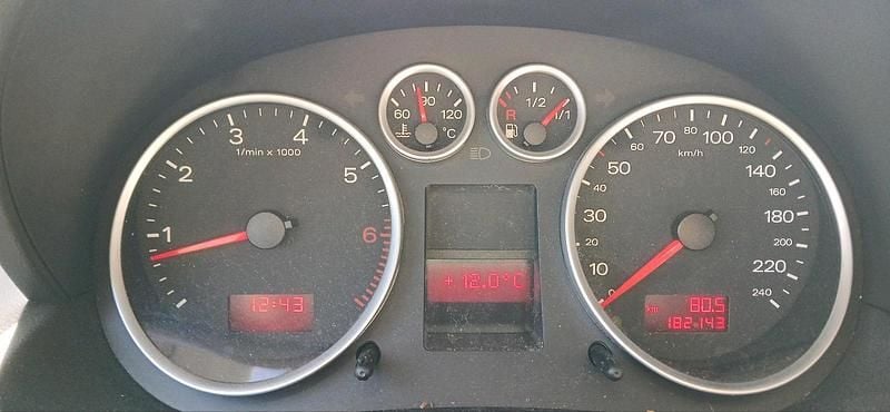 Gebraucht Audi A2 75 PS (55 kW) 2003 Rot Kleinwagen