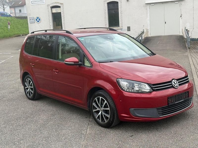 Gebraucht VW Touran Comfortline 140 PS (102 kW) 2011 Rot Van / Kleinbus