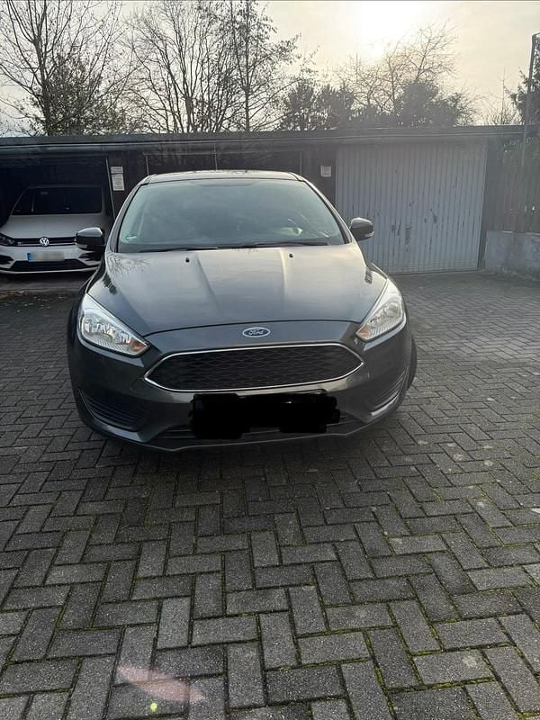 Usata Ford Focus 101 CV (74 kW) 2016 Grigio Berlina