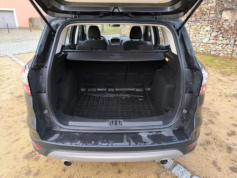 Gebraucht Ford Kuga Cool & Connect 150 PS (110 kW) 2019 Grau SUV
