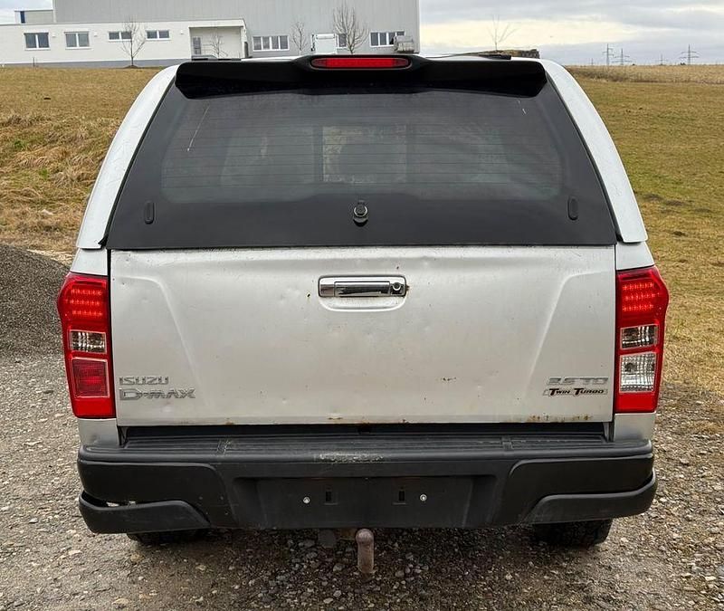 Gebraucht Isuzu D-Max 163 PS (119 kW) 2014 Silber Abholung