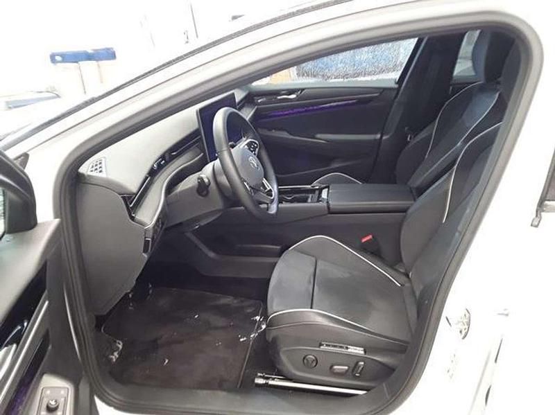 Gebraucht VW ID.7 Pro 210 kW (286 PS) 2025 Gletscherweiß metallic schwarz Kombi