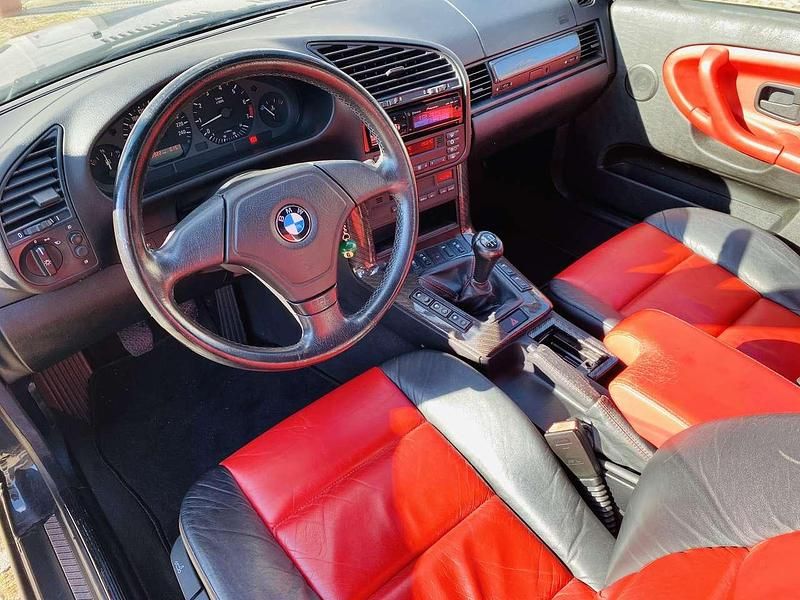 Gebraucht BMW 320 Cabriolet 150 PS (110 kW) 1999 Schwarz Cabrio